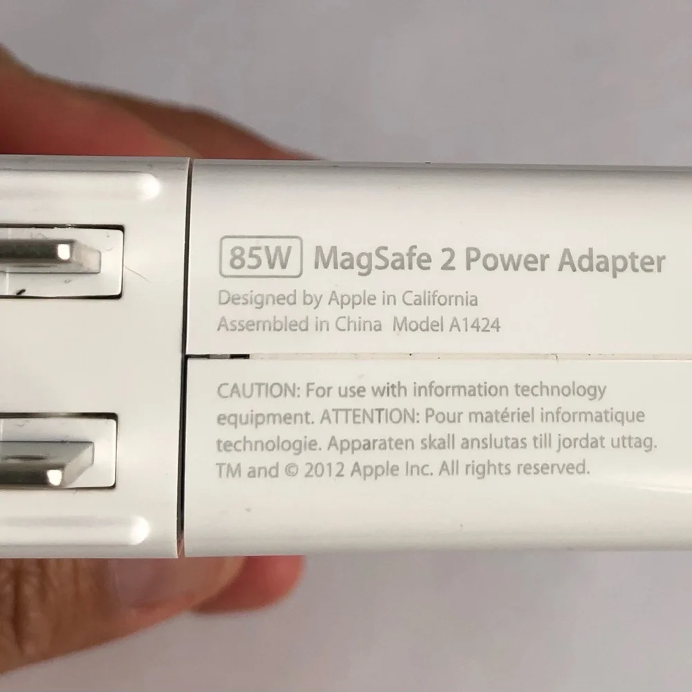 Apple White MagSafe Power Adapter with Attached Cable 7cmX7cm.